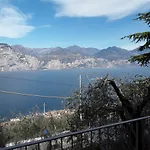 Casa Punta Veleno 브렌조네 술 가르다