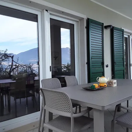 Casa Punta Veleno 아파트
